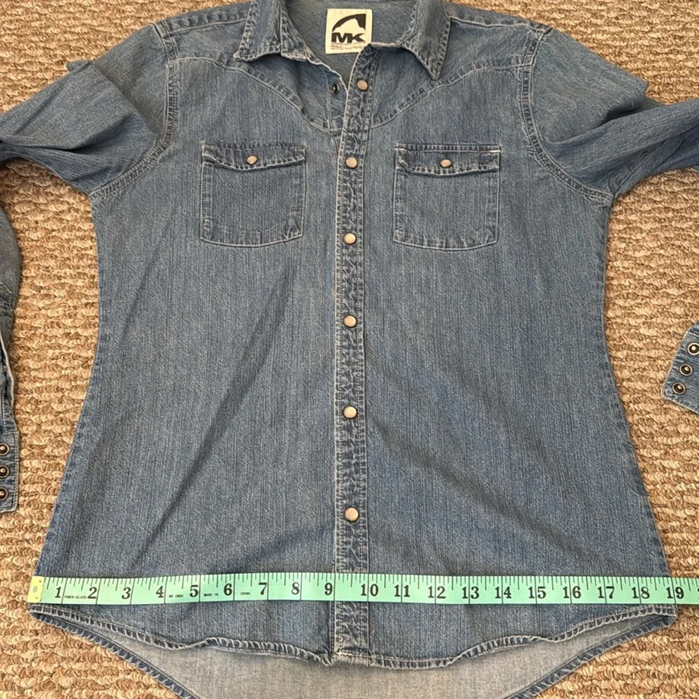 Denim Pearl-Snap Shirt - W's Medium - Mountain Khakis - Button Down Long-Sleeve - Picture 7 of 8